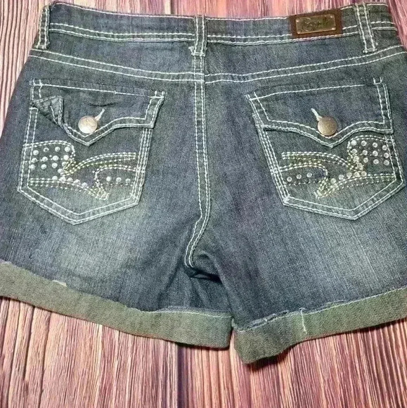 Earl Jean sz 7 Shorts - Picture 2 of 3